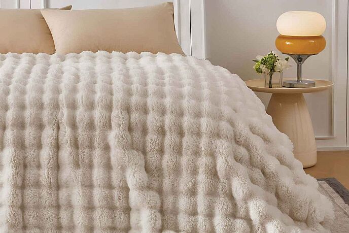 Merinos Angora Kürk Bubble Tavşan Tüyü Battaniye 220X240 Kutulu Bej - 1